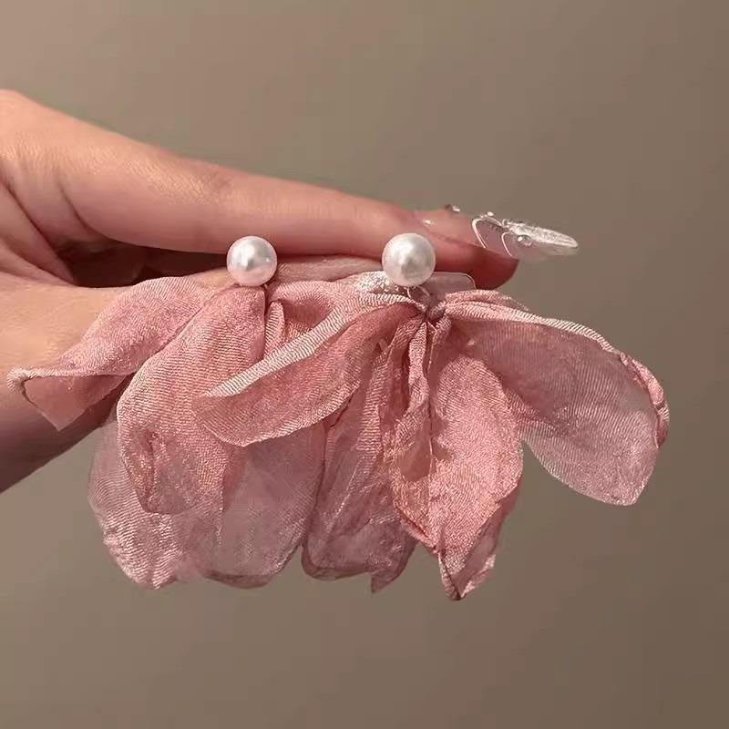 Floral Earrings - Women's Summer Sweet Petal-style Earrings with A Sophisticated and Unique Design, Exuding An Elegant and Exclusive Charm.