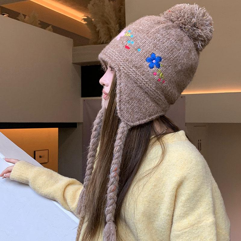 Embroidered Flower Ear Protector, Autumn and Winter Retro Jacquard Cute Knitted Hat, Cold and Warm Ear Protector, Wool Hat