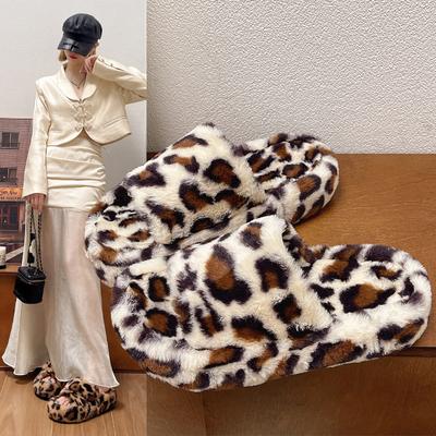 Home Furry Fur Slides Plyšové pantofle Nadýchané žabky Luxusní slip on Platform Dámské Módní Boty 2024 Zapato De Mujer Designer