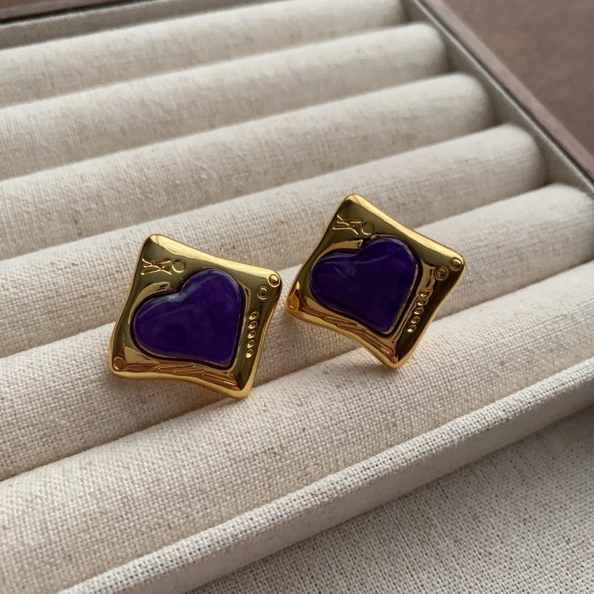 

European retro three-dimensional round drip glaze earrings light luxury personality mysterious charm fashion stud earrings niche noble earrings