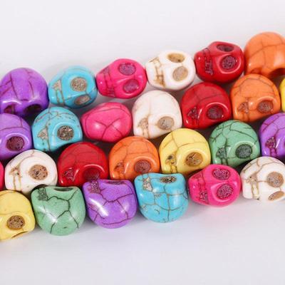 Mărgele colorate cu cranii de Halloween: Pandantive Turcoaz Sintetic pentru Bijuterii DIY