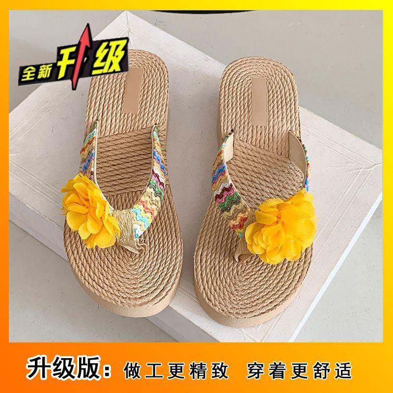 2025 summer new Xiaoxiang vacation beach shoes non-slip pinch sandals flip-flops women