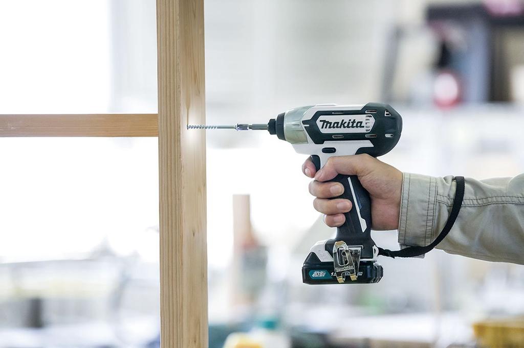 Makita impact driver TD110 white torque 110Nm case included TD110DSHSW (10.8V) 1.5Ah battery/charger included/soft