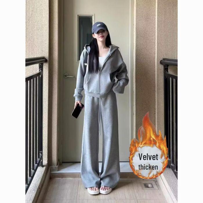

Women s Korean Style Velvet Sports Set: Autumn/Winter Two-Piece, Loose Fit for Casual Running and Fashion. XXL