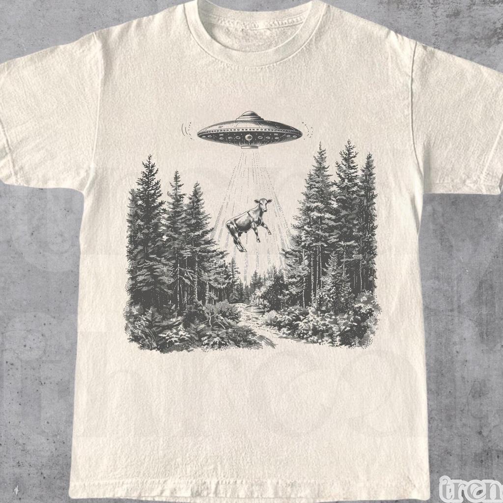 Ufo Cow Shirt, Retro T-Shirt, Vintage Cow Ufo TShirt, Ufo Graphic Tee, Alien Shirt, Spaceship Oversized Tee, Unisex Western Shirt