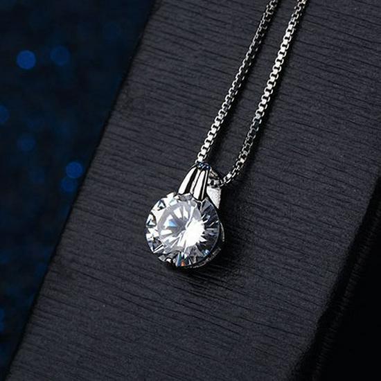 2017 European & American Zircon Clavicle Pendant