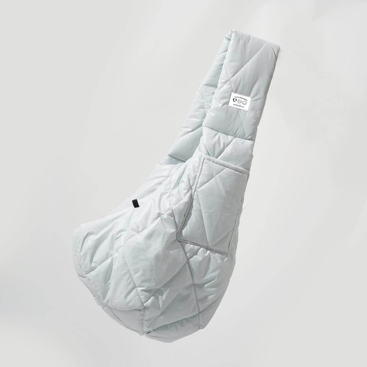 

Portable Lightweight Crossbody Pet Backpack - Large Capacity, Warm Winter Travel Bag for Small Dogs & Cats