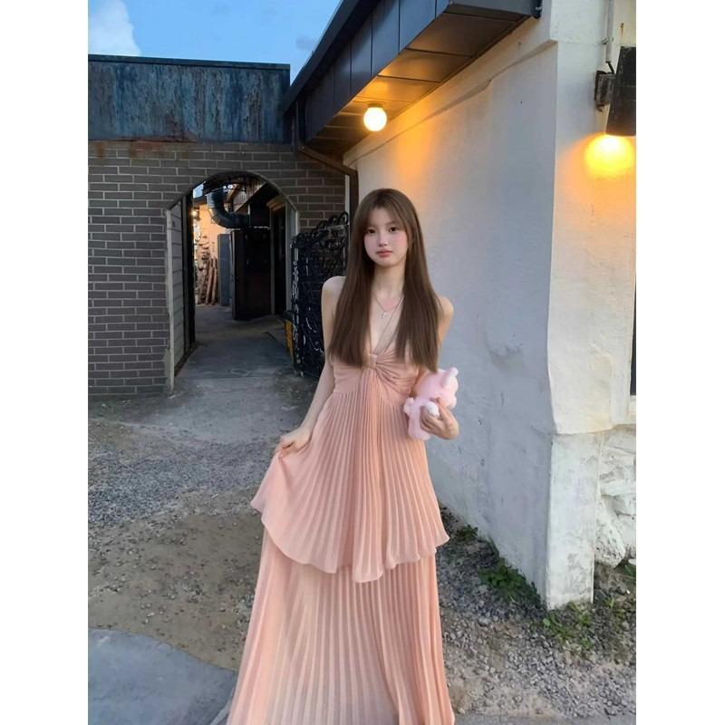 French Hepburn Premium Pink Suspender Neck Dress Female Design Celebrity Pleated Dress Dress