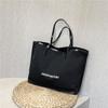 The Small and Fresh Large-capacity Handbag Is Simple and Open
