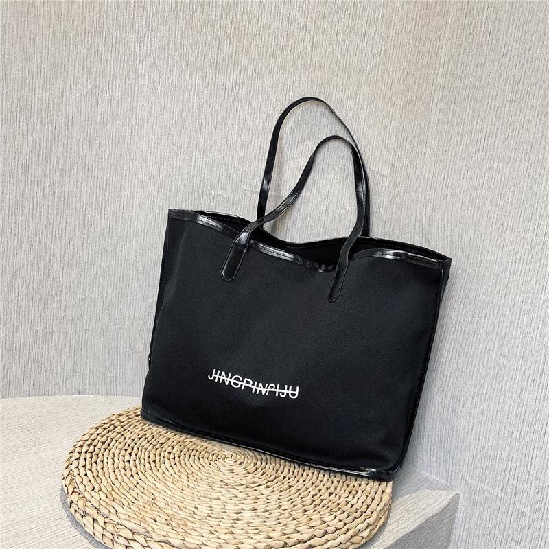 The Small and Fresh Large-capacity Handbag Is Simple and Open