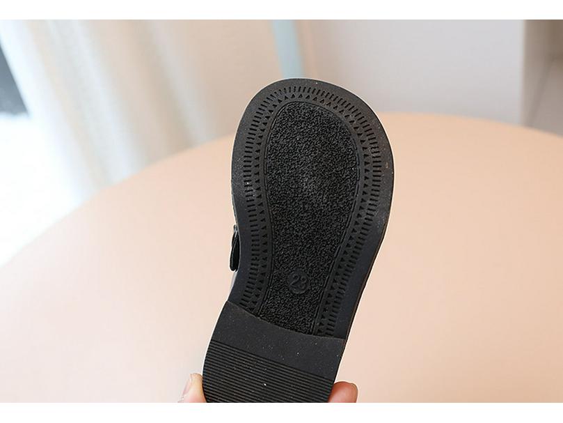 2025 Spring & Autumn Kids' Black Leather Shoes: Children's Princess & Boys' British Style Fashion Leather Shoes.