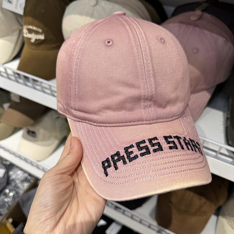 

Niche gradual change color whitening old soft top baseball cap children thin casual letter embroidery cap spring and summer Adjustable рожевий