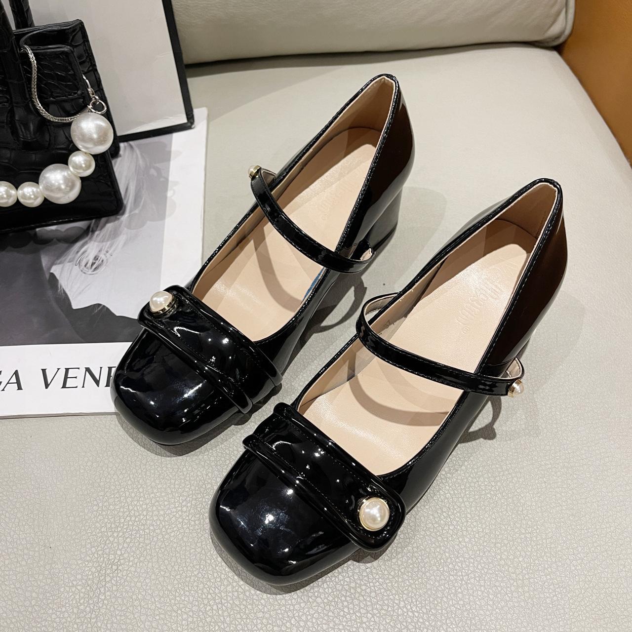 

Женские туфли Мэри Джейн нежный французский ретро вечерний бриз лето толстый каблук красные туфли на высоком каблуке женские новые 2025 39 чёрный