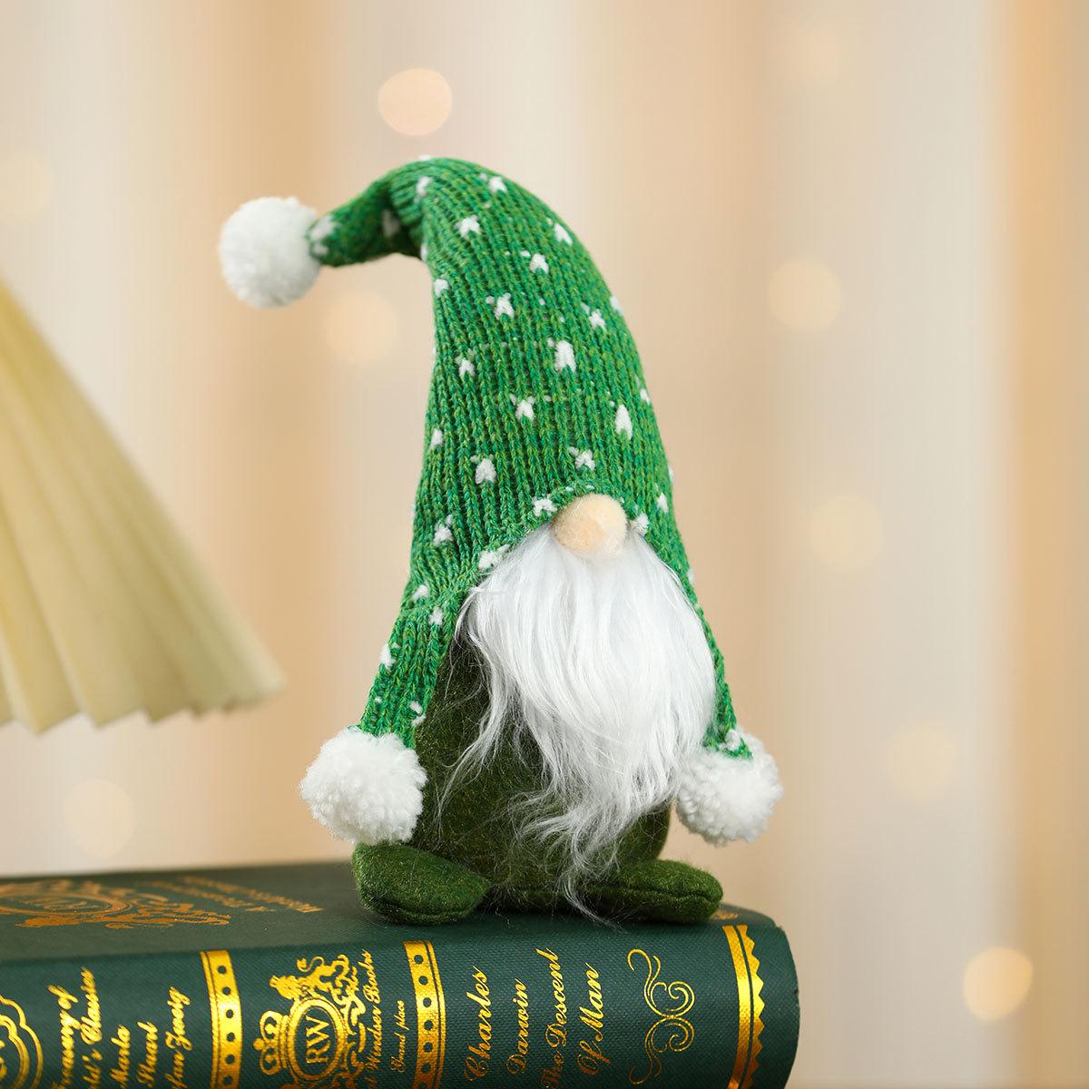 

Christmas Polka Dot Knit Hat Doll Ornament for Home, Hotel, or Shop Decoration зелений