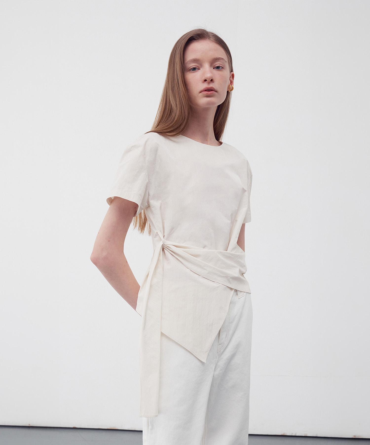 Rie Asymmetric Hem Blouse Cream Cream/S