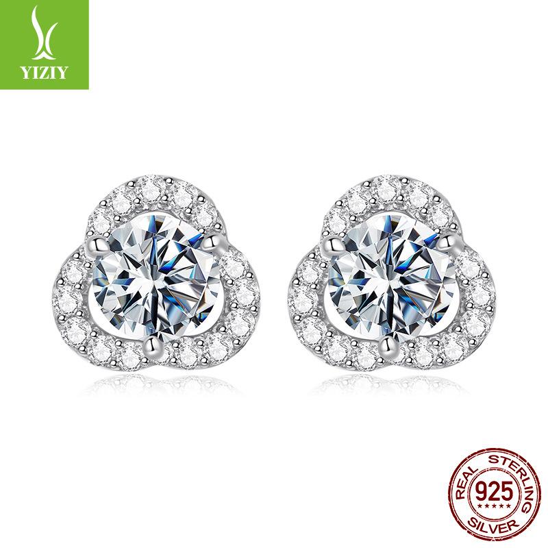 50 Points Exquisite Shining Moissanite Stud Earrings For Women, Fashionable And Bright Moissanite Stud Earrings.