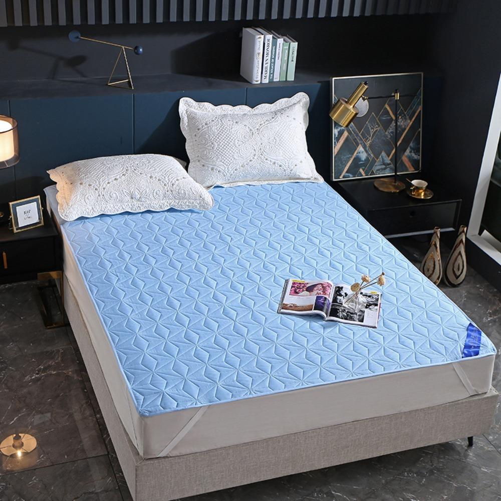 Non-slip Mattress Pad Anti Dust Bed Cover Protectors Pads Throw Mattress  Elderly