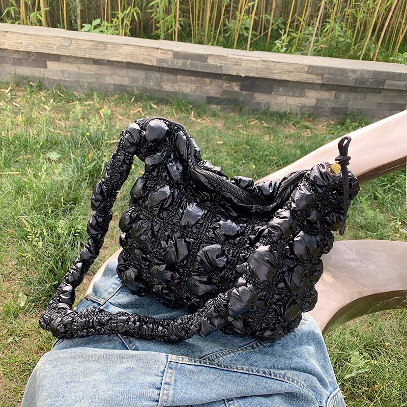 

Премиальная сумка женская 2025 новая корейская трендовая мода сумка-пузырь большая вместимость плечевая кроссбоди вышивка нитью сумка с ромбами розовый