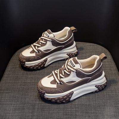 Mode Herfst en Winter Nieuwe Kleine Witte Schoenen Sport Leer Vrije tijd Schoenen voor Dames Dikke Zool met Verhoogde Binnenhoogte Sneaker