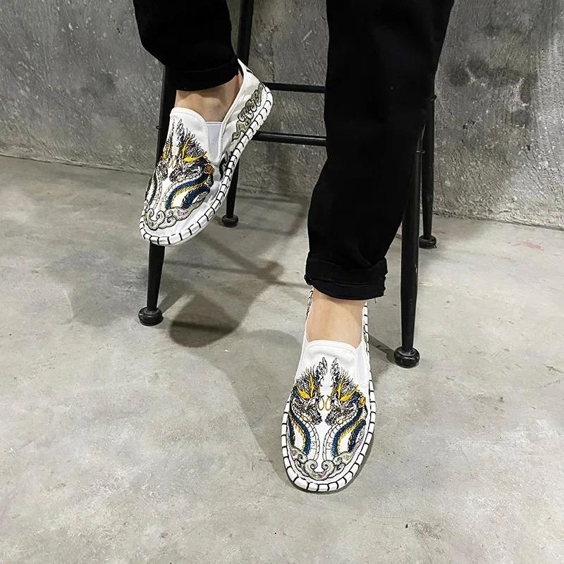 Fashion Cloth Shoes Embroidery Flower Social Guy Male Moccasin-Gommino Student Casual Shoes Fashion National Chinese Style 2024