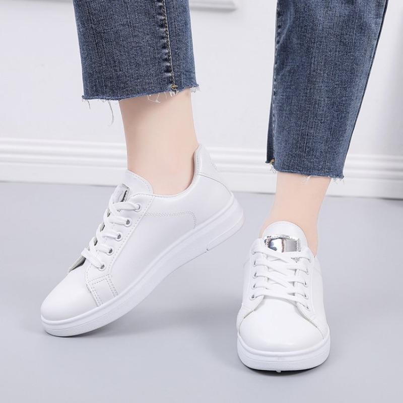 Little White Shoes for Women Rose Embroidery Thick Soled Leather Casual Student Board Shoes
