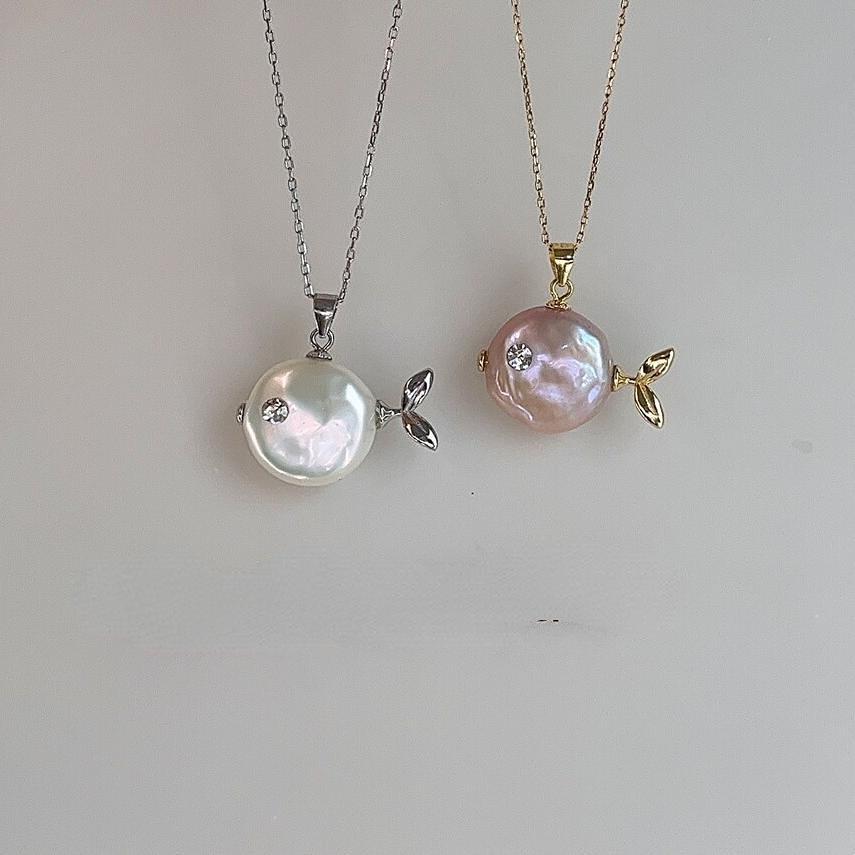 Ocean World Clownfish & Pearl Necklace - Kissing Goldfish Pendant On Colorfast Collarbone Chain
