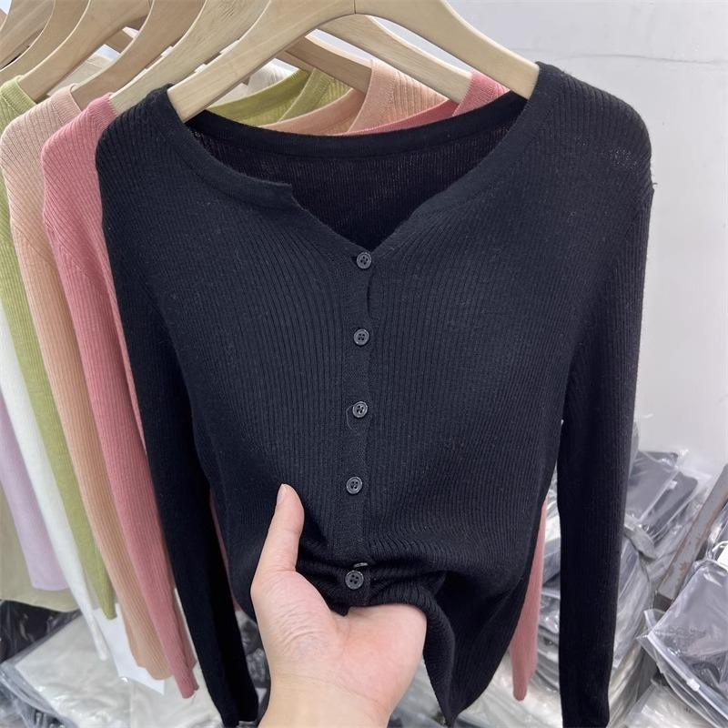 Nowa Wiosenna Bluzka z Długim Rękawem Miękka i Miękka Warstwa Bazowa w Stylu Koreańskim dla Kobiet Noszących Dzianinowe Kardigany, Krótki Sweter i Cienki Płaszcz