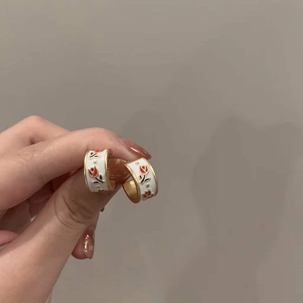 

Vintage spring tulip vintage circle earrings stud earrings women s new Hong Kong style temperament earrings tide