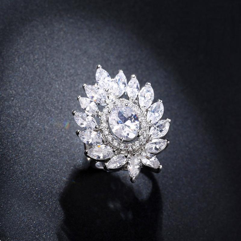 Ring Hand Jewelry, Temperament Gold-Plated Micro-Set Aaa Zircon Super Flash Ring.