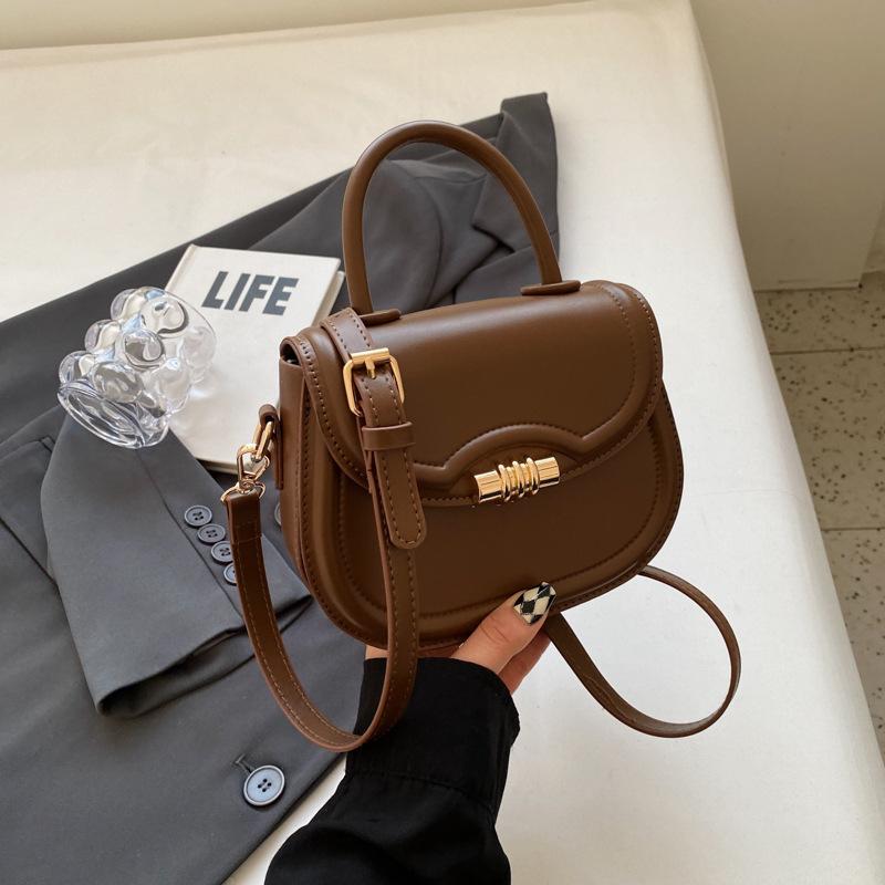 Handbag women's 2025 new Korean version retro fashion saddle bag niche high-end commuter messenger bag