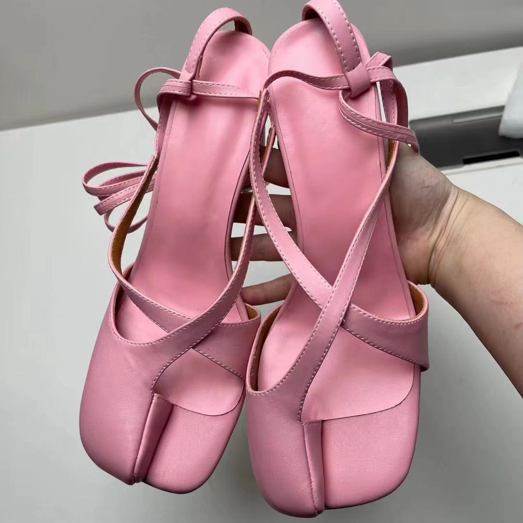 

Модные новые босоножки на толстом каблуке в стиле подиума с перекрестной завязкой и круглым носком, летние женские туфли с полым носком-клипсой в европейско-американском стиле, размер 43 34