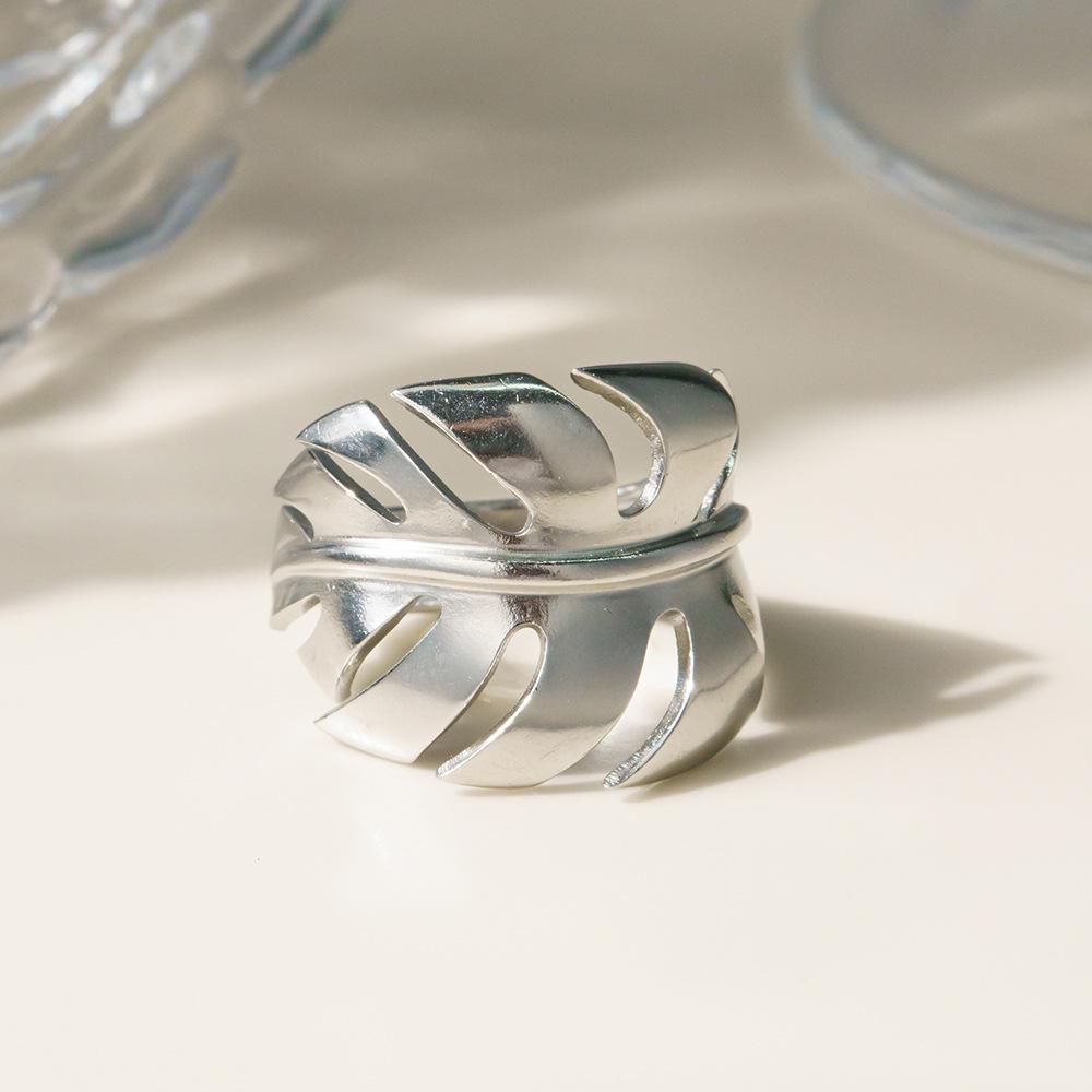 European & American Leaf Stainless Steel Stripe Adjustable Luxury Ring