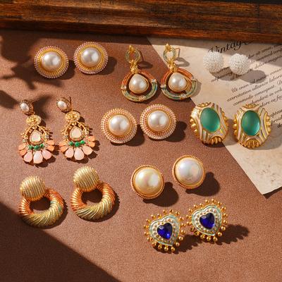 Medieval Painted Pearl Earrings Retro Vintage Fringed French Niche Design Love Light Luxury Stud Earrings Silver Needle