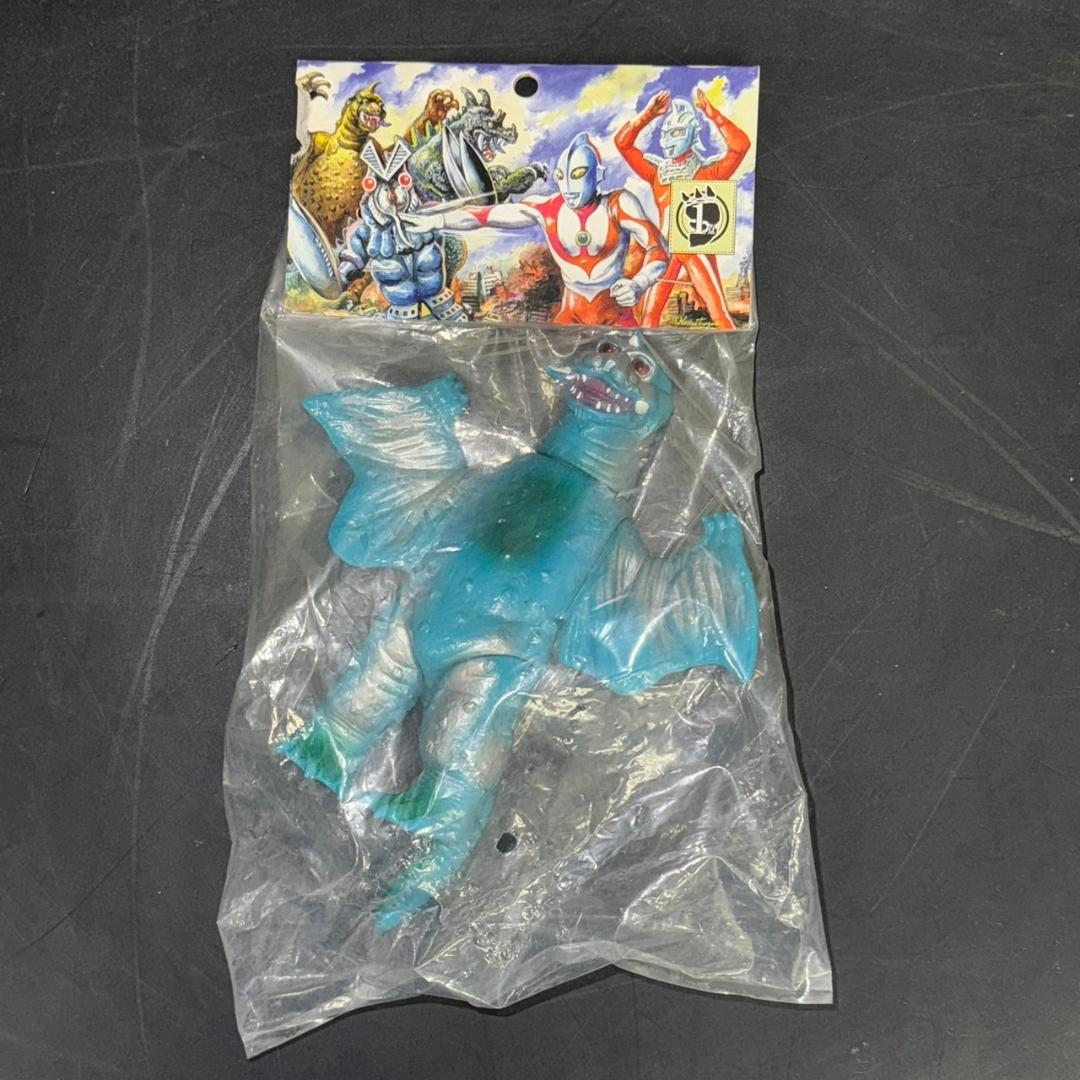 

[USED] Marmit Century s Great Monster Series Vinyl Para Baby Pegira