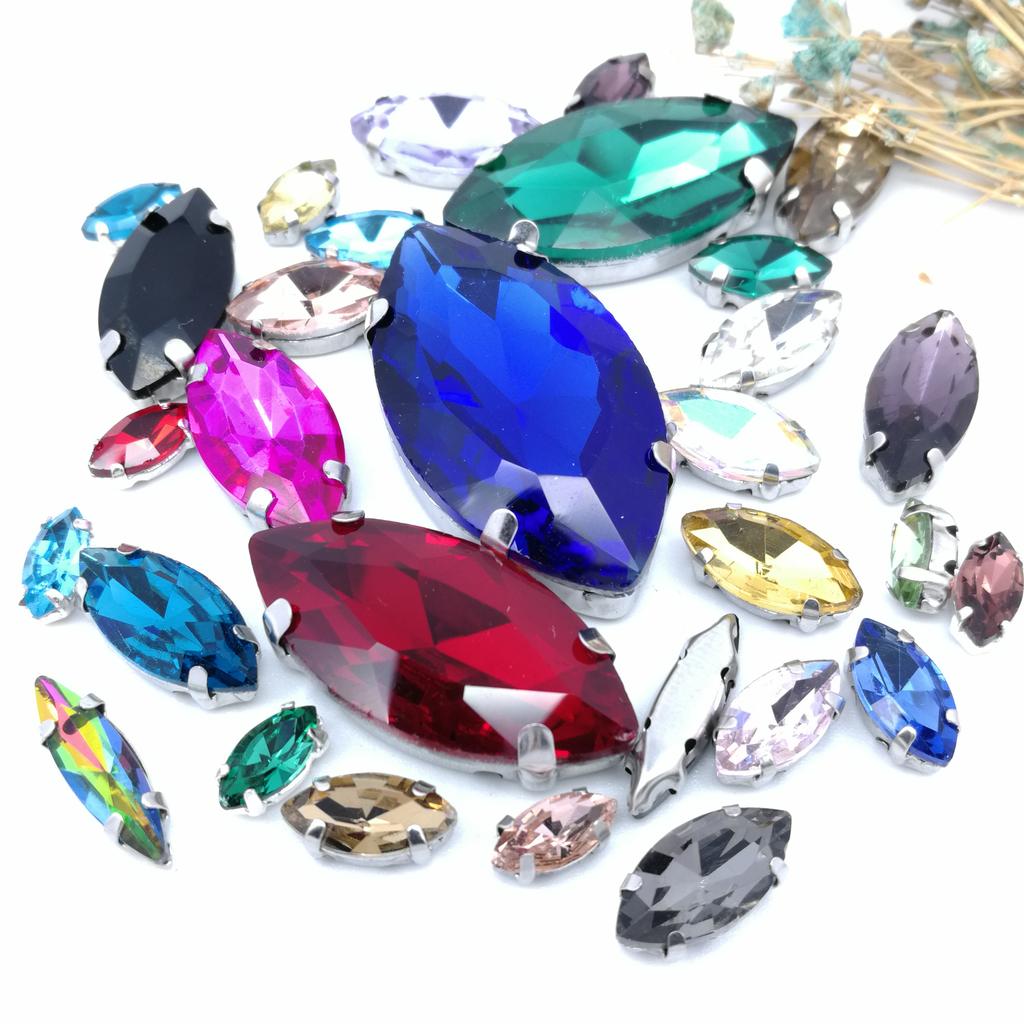 4-32MM Ojo de Caballo / Forma de Hoja Pedrería de Vidrio Con Garra Coser Piedra de Cristal Strass Diamante Base Metálica Hebilla Para Ropa