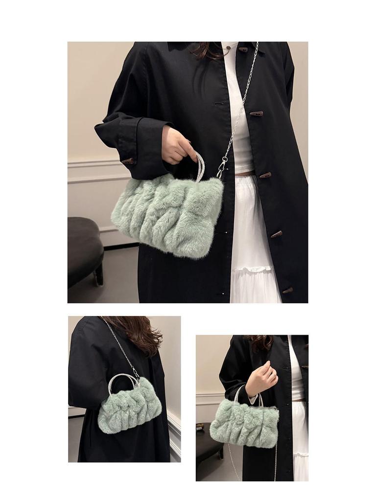 2024 Trendy Handheld Plush Cloud Bag: Furry Chain Crossbody for Women, Perfect for Autumn/Winter
