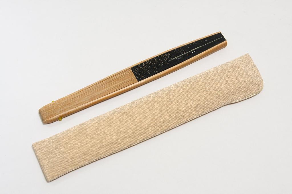 fan for dragonfly and moon bamboo with case and presentation [Hasegawa] Kyoto-style men, design, carving, box.