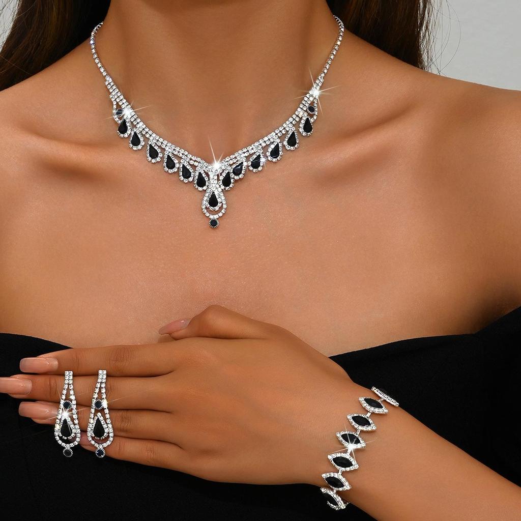 Luxury European Retro Crystal Zirconia Geometric Jewelry Set: Necklace, Earrings, Bracelet