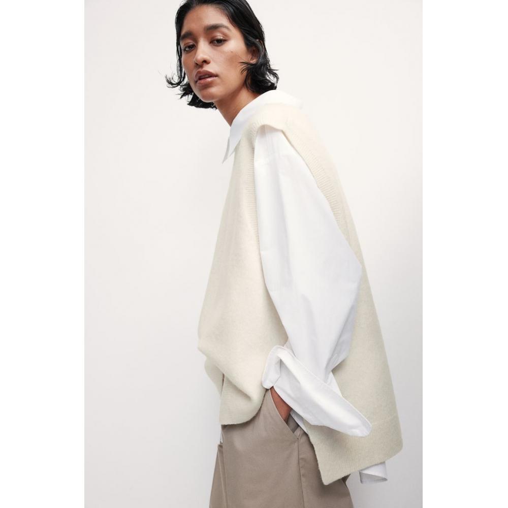 

HM Свитер Жилет кремовый