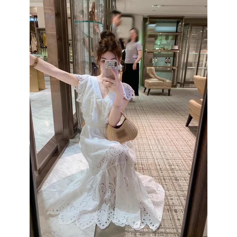 Элегантное белое платье А-силуэта с оборками S