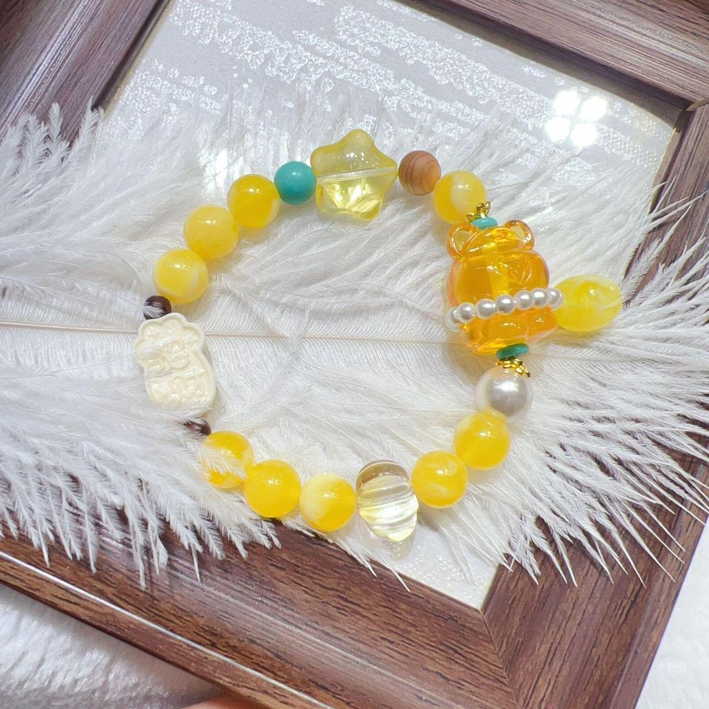Dopamine Beaded Bracelet for Women: Chinese-Style Retro Bear Wax Design with Fresh, Sweet DIY Accessories