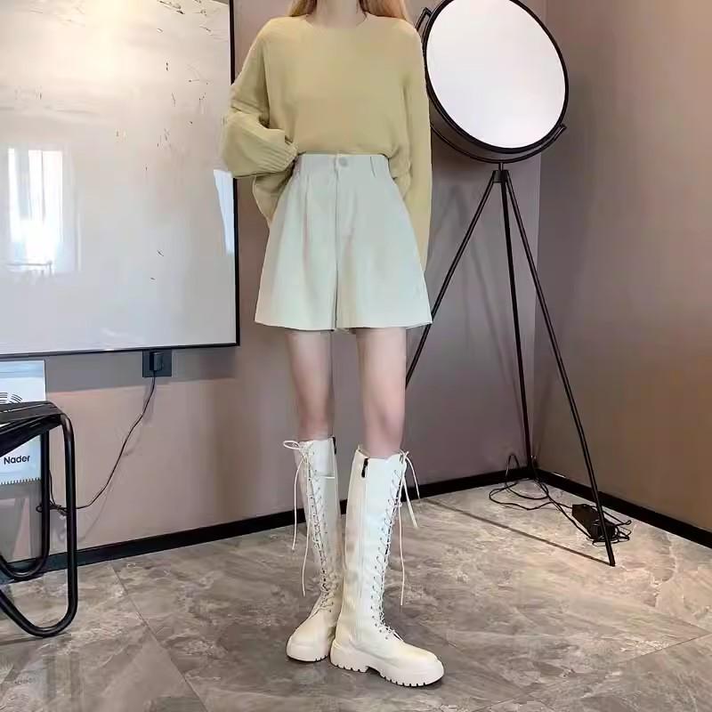 2024 Women's Autumn/Winter Corduroy A-line Shorts: Loose, Slimming Wide-Leg Design for Casual Wear with Boots.