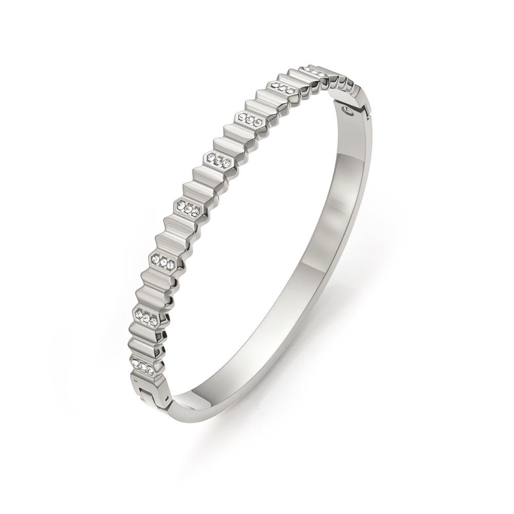 Retro European-American Luxury Stainless Steel Buckle Bracelet
