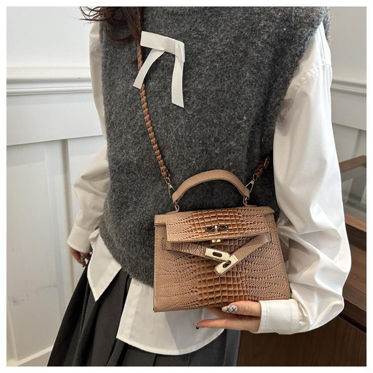 New Fashion Crocodile Embossed Faux Leather Shoulder Bag for Women Vintage Lock Square Crossbody Purse