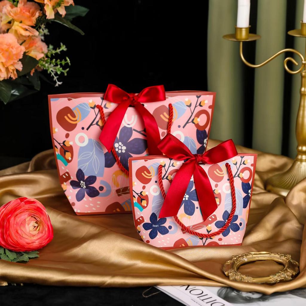 High-End Handheld Paper Gift Bag for Mooncakes - Mid-Autumn Festival Souvenir