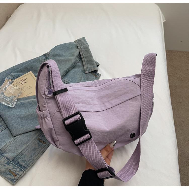 New underarm shoulder messenger bag women's leisure travel small backpack large capacity lightweight women's bag simple