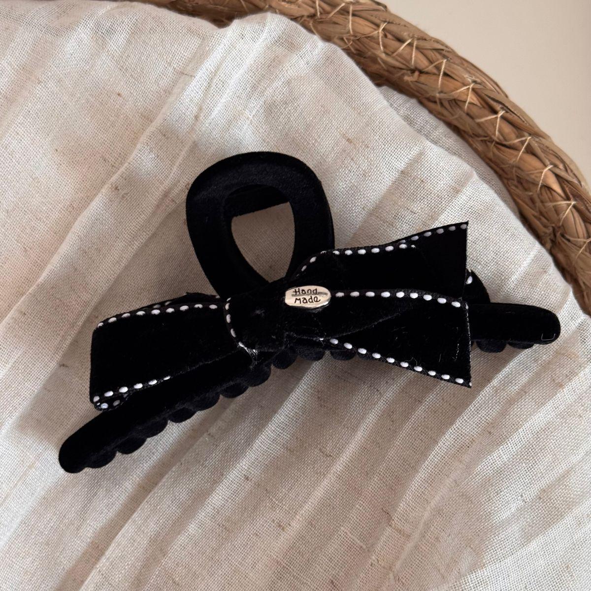 Exquisite Velvet Bow Hair Clip for Women: High-End Half-Up Claw & Updo Accessories