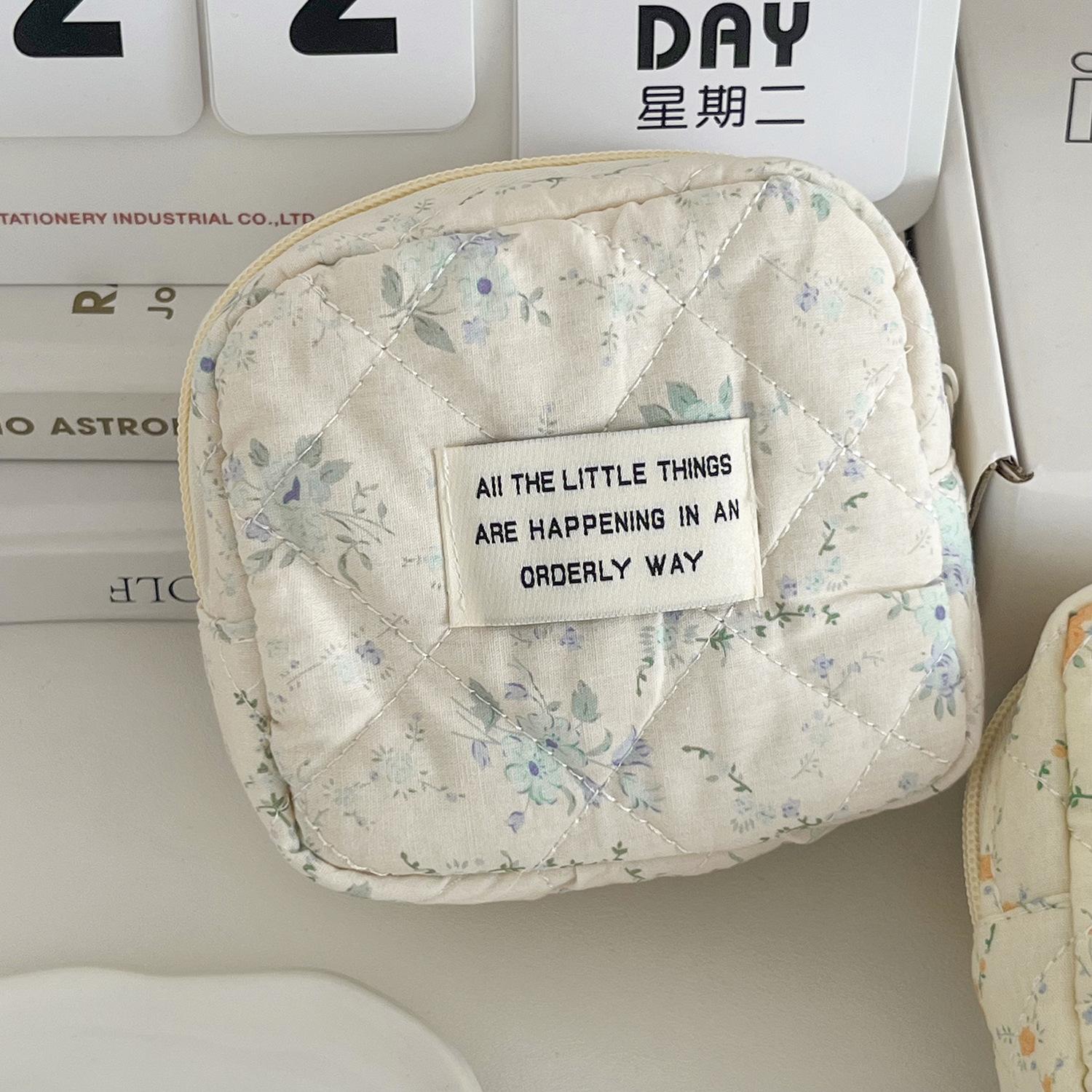 

Retro Flower Women s Storage Bags College Girls Portable Cosmetic Bag Makeup Case Floral Soft Square Bag Clutch Purse Handbags 10.5x5x9cm