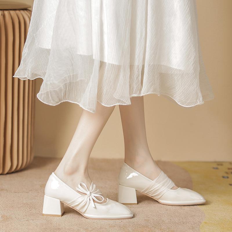 Mary Jane shoes spring and summer new square head thick heel bow high heels women patent leather light mouth single shoes women