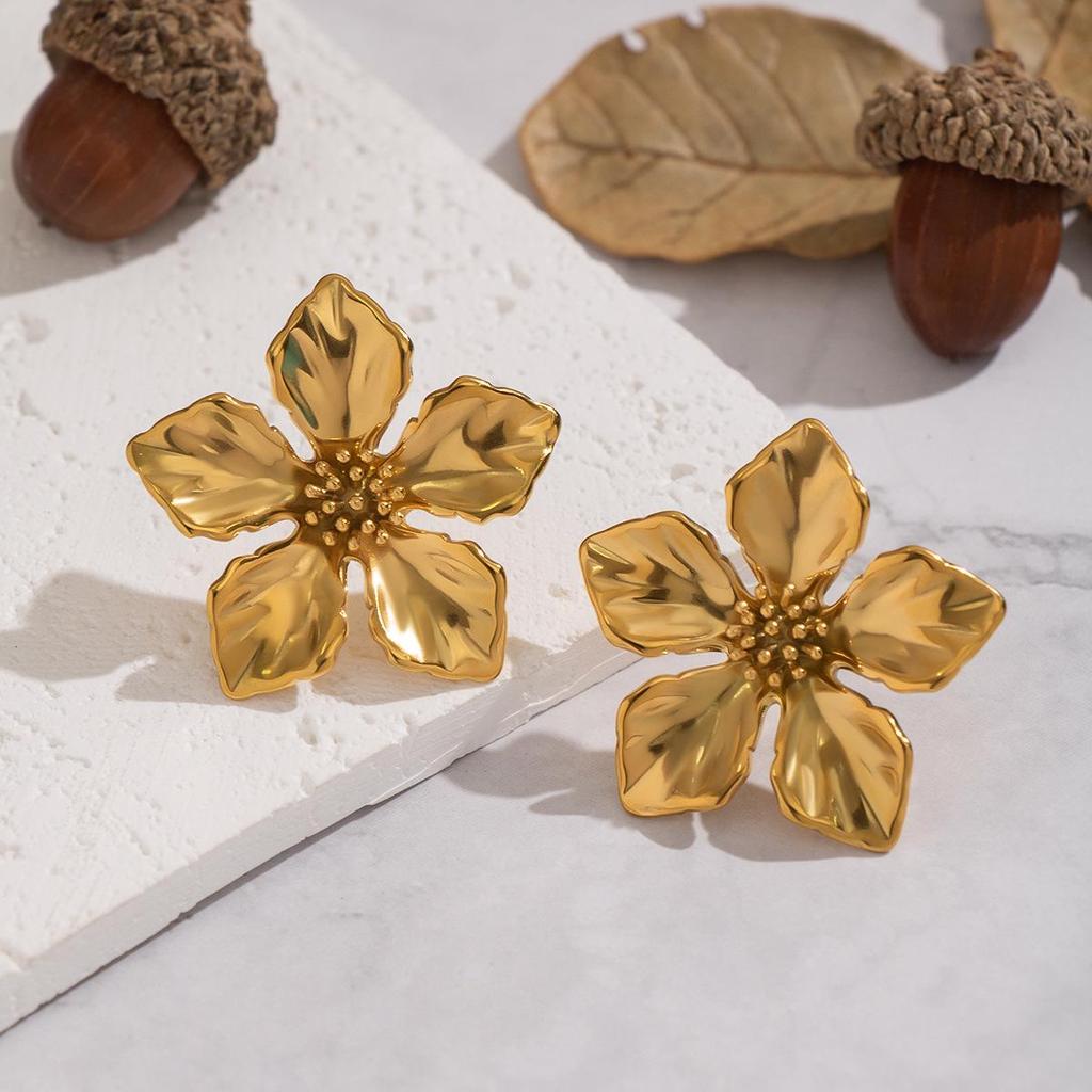 Elegant 18K Gold-Plated Stainless Steel Flower Stud Earrings - Versatile, High-End, Non-Fading for Women